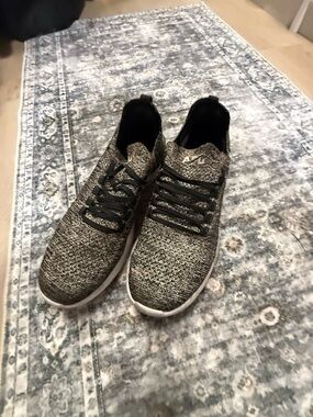 Women’s APL Knit Lace-Up sparkly Sneakers in Black and Gray
